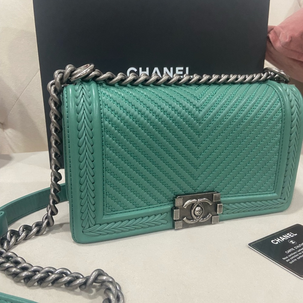Rareš„Chanel Limited Edition Braided Trim Medium Boy Bag - Picture 4 of 12